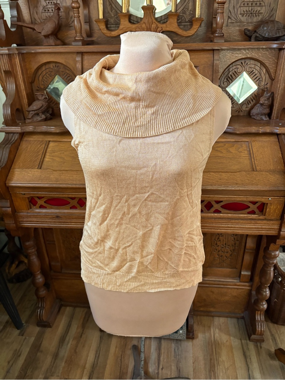 100% silk gorgeous knit top